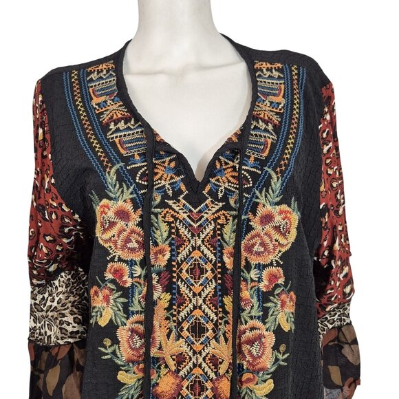 Calessa Women's Tunic Size 2X Floral Embroidered Top Black Animal Print (53) - Picture 2 of 10